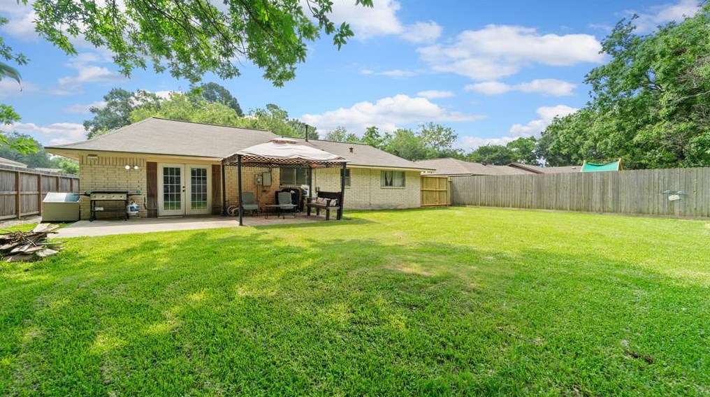 3927 Forest Bluff Dr, Humble TX 77339-1006 exterior