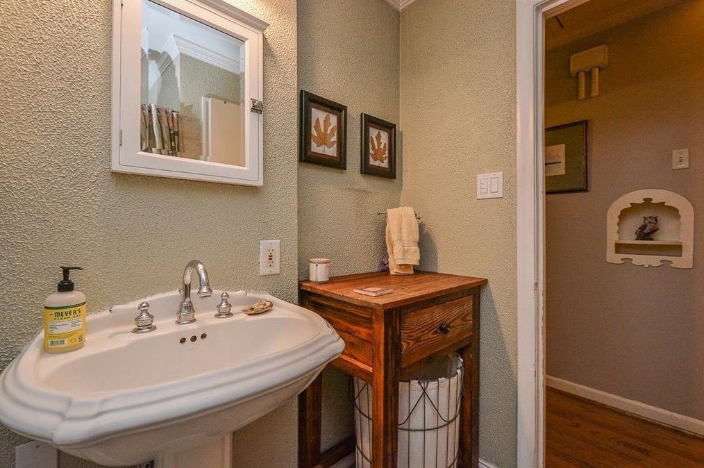 918 Stonecrest Dr, Houston TX  77018-7522 exterior
