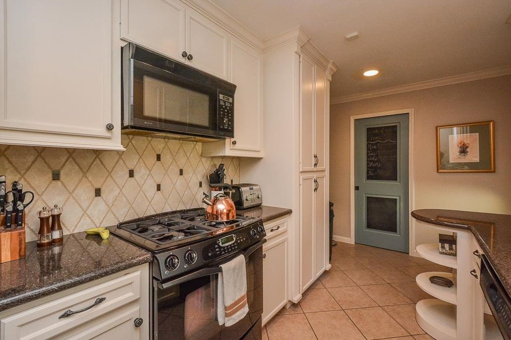 918 Stonecrest Dr, Houston TX  77018-7522 exterior