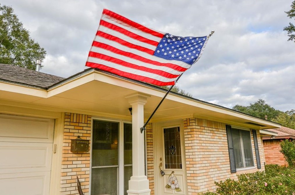 918 Stonecrest Dr, Houston TX  77018-7522 exterior
