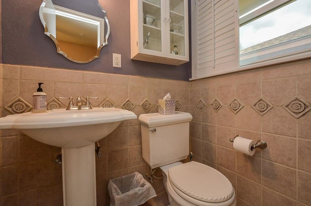 918 Stonecrest Dr, Houston TX  77018-7522 exterior