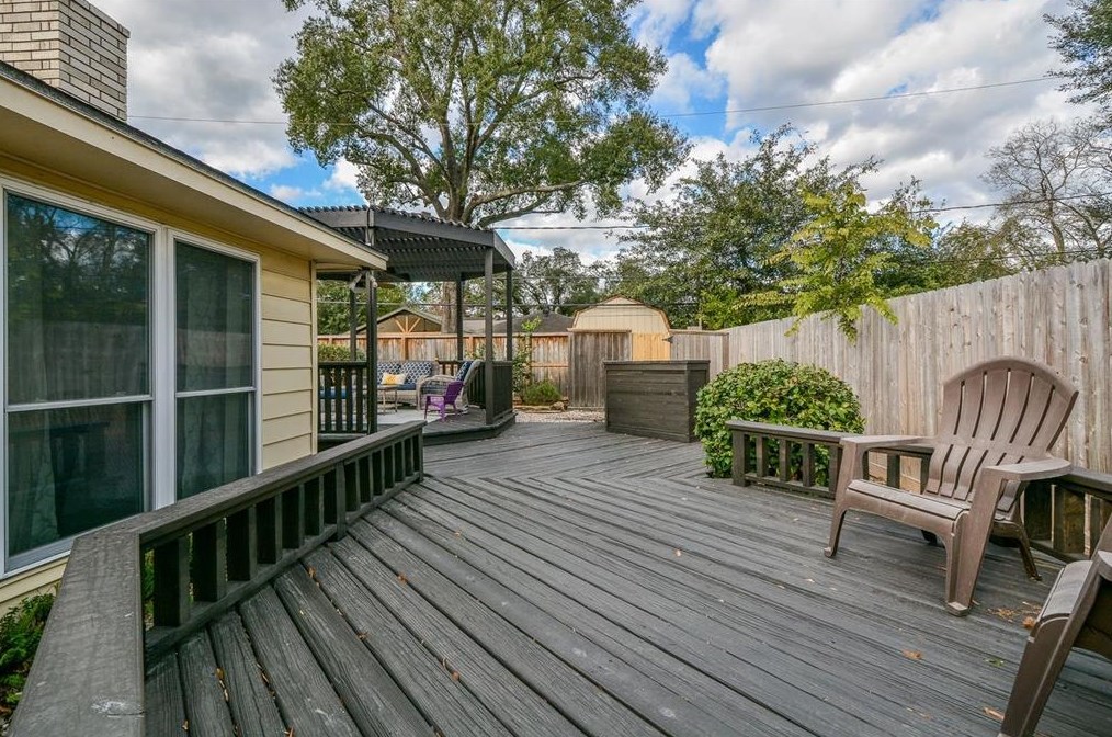 918 Stonecrest Dr, Houston TX  77018-7522 exterior