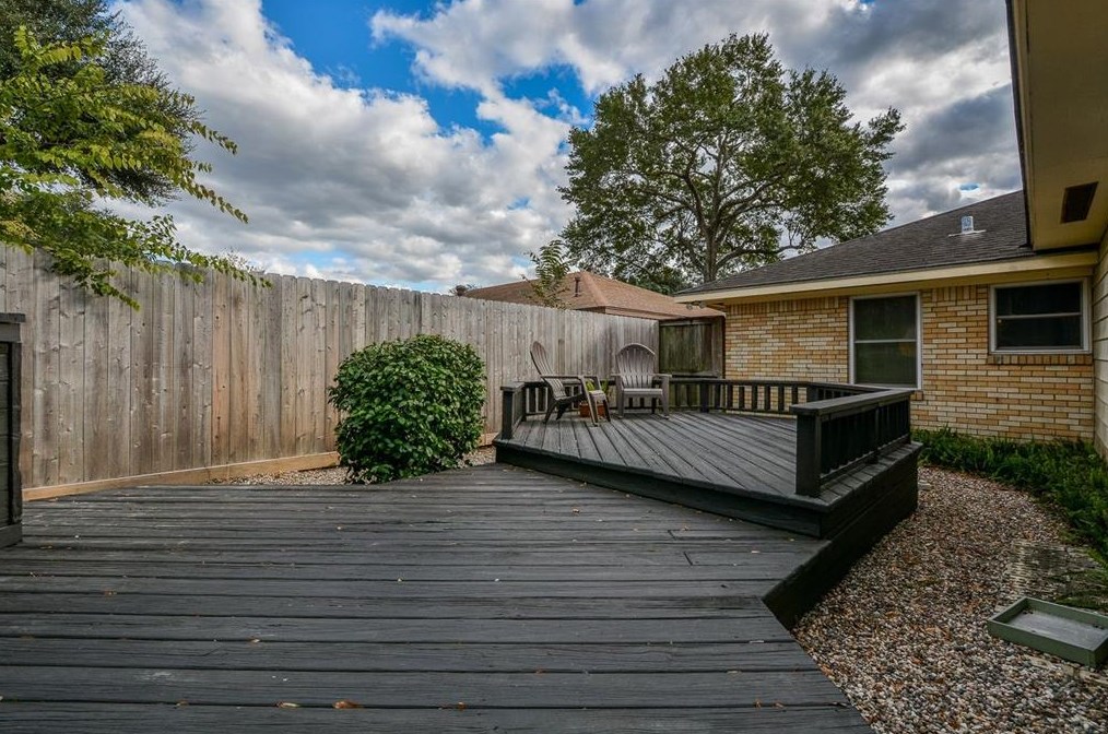 918 Stonecrest Dr, Houston TX  77018-7522 exterior