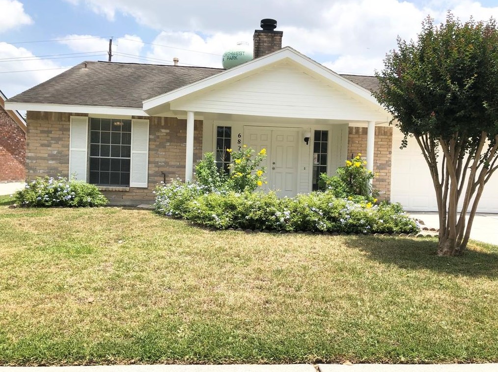 6838 Vickie Springs Ln, Houston TX  77086-2867 exterior