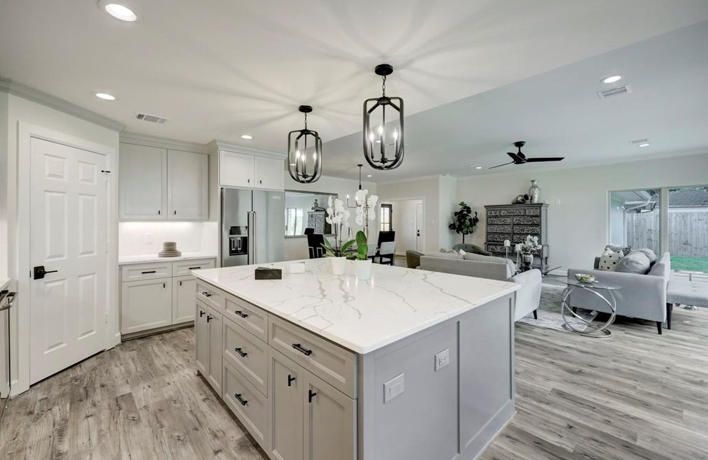 14022 Myrtlea, Houston TX  77079-3207 exterior