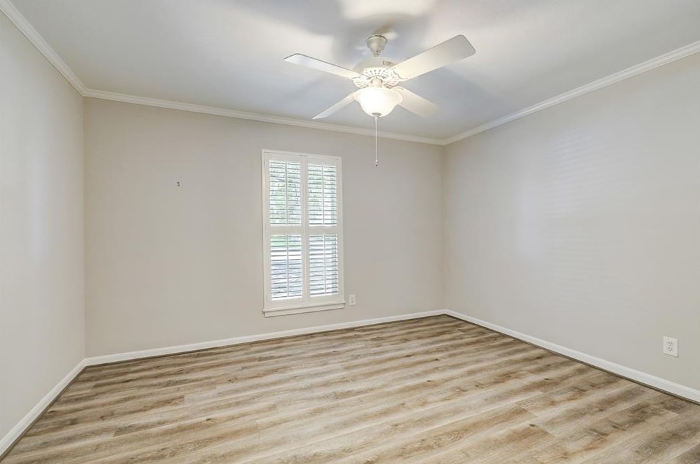 7806 Piping Rock Ln, Houston TX  77042-2728 exterior