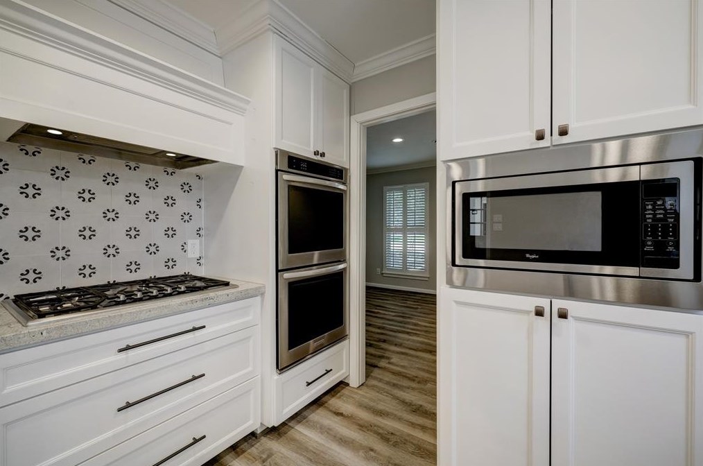 7806 Piping Rock Ln, Houston TX  77042-2728 exterior