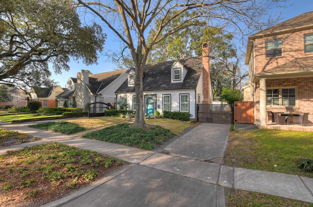 5912 Auden St, Houston TX  77005-2800 exterior