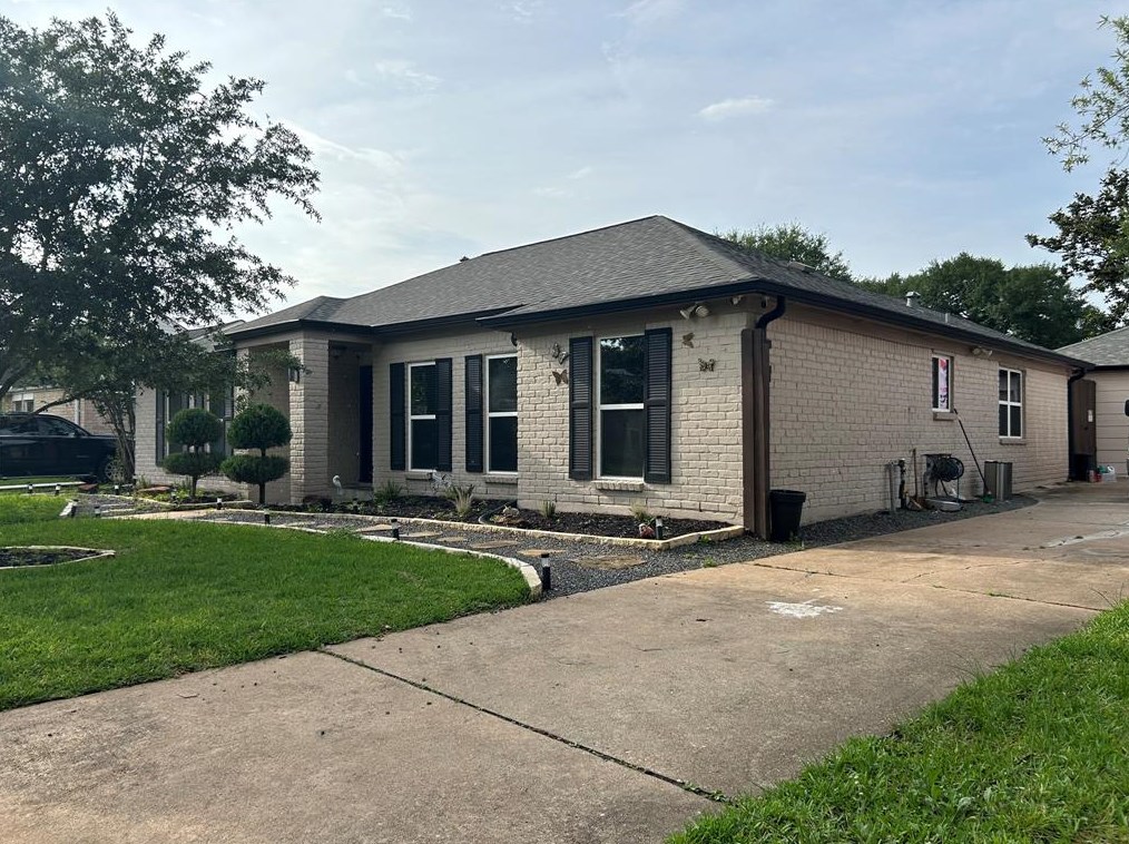 15710 Creekhaven Dr, Houston TX  77084-3610 exterior