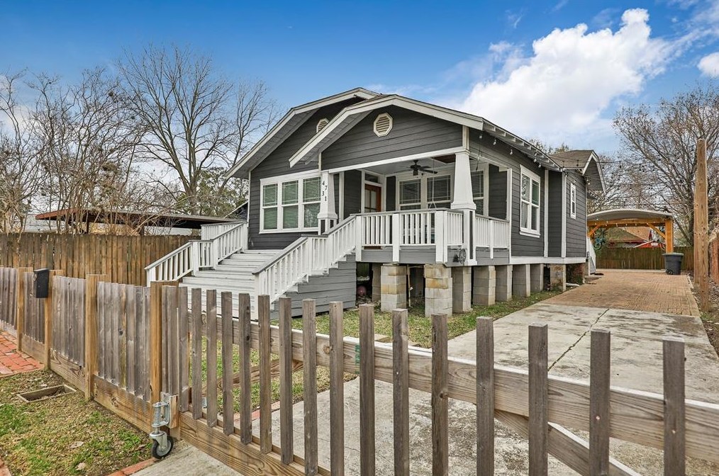 4731 Woodside St, Houston TX  77023-1223 exterior