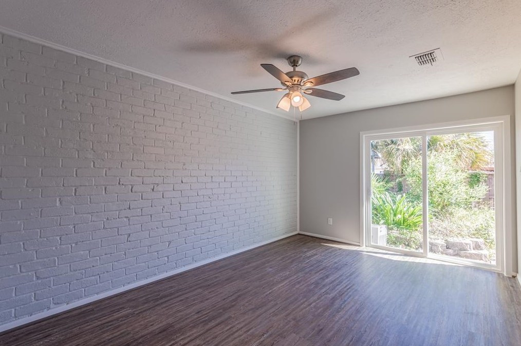 7307 Cook Rd, Houston TX  77072-2232 exterior