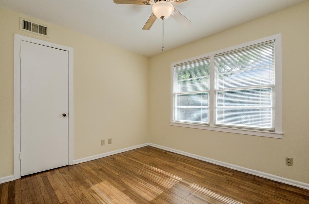 5922 Grape St, Houston TX  77036-7316 exterior