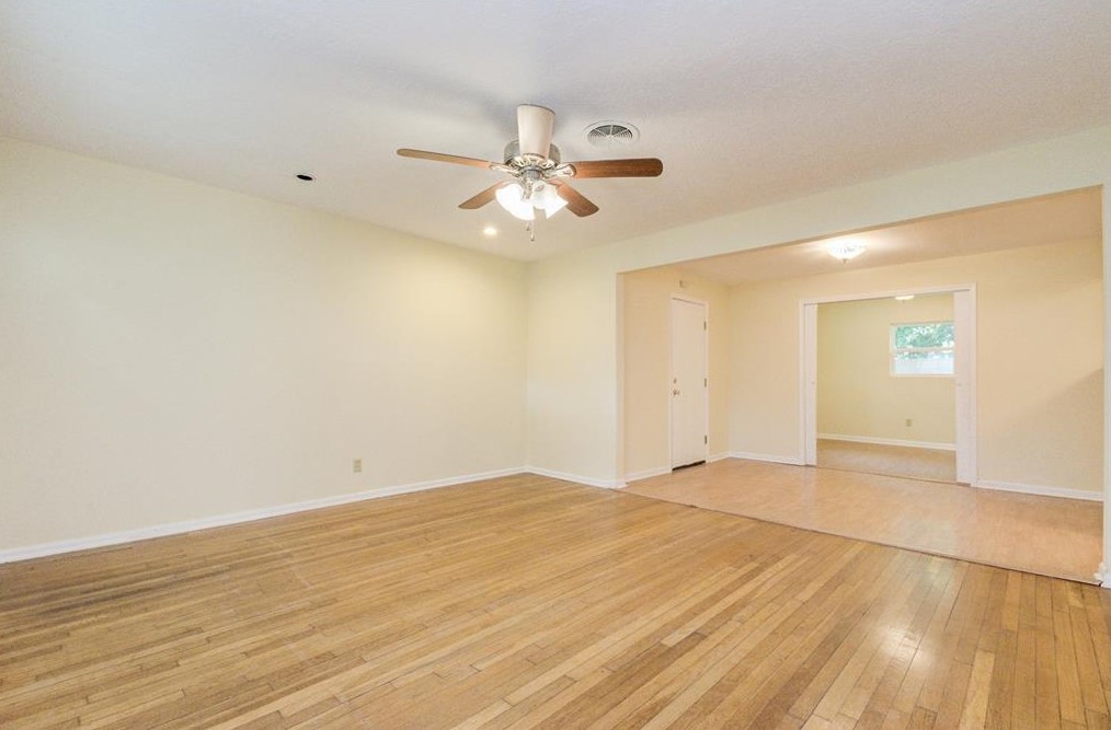 5922 Grape St, Houston TX  77036-7316 exterior