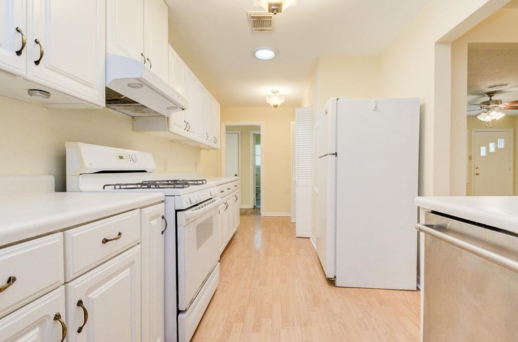 5922 Grape St, Houston TX  77036-7316 exterior