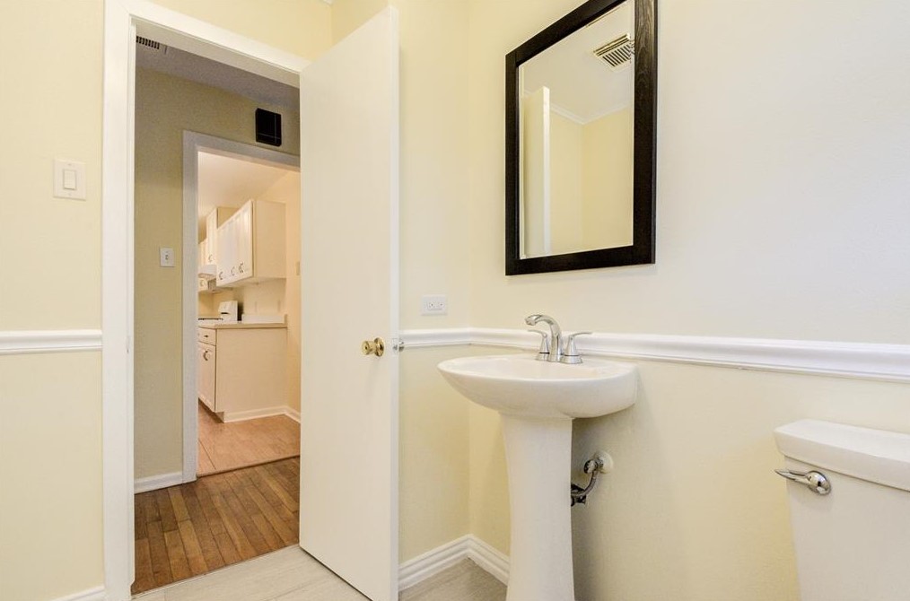 5922 Grape St, Houston TX  77036-7316 exterior