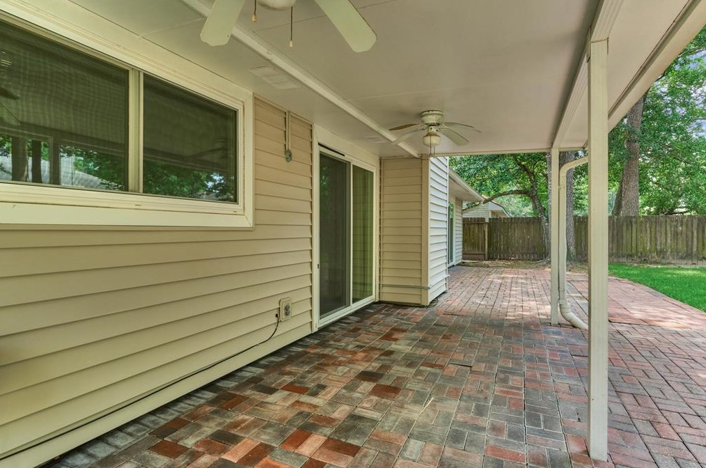 5311 Vlg Spg Dr, Humble TX 77339-1216 exterior