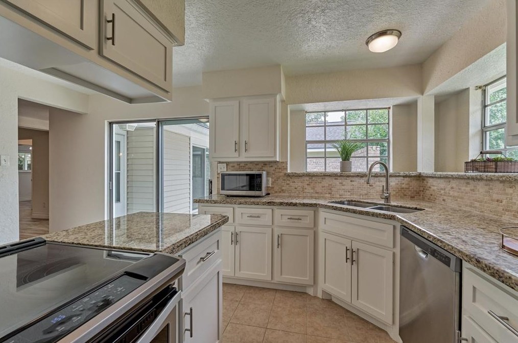 5311 Vlg Spg Dr, Humble TX 77339-1216 exterior