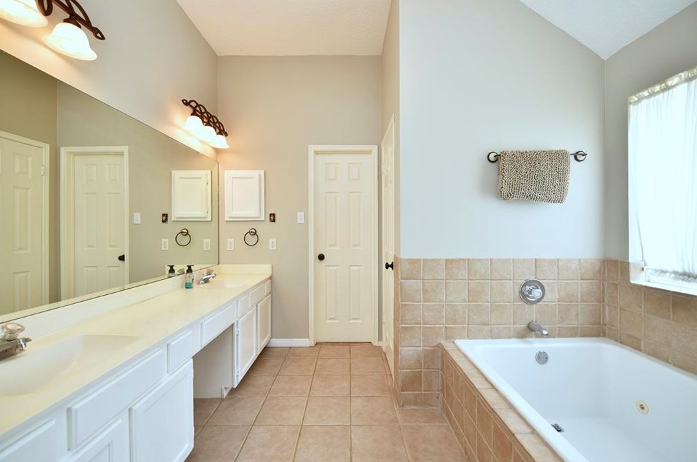 14918 Chetland Pl Dr, Houston TX  77095-2988 exterior