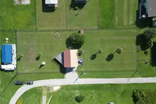 927 W Verdie Dr, Crystal Beach, TX 77650 - Photo 33