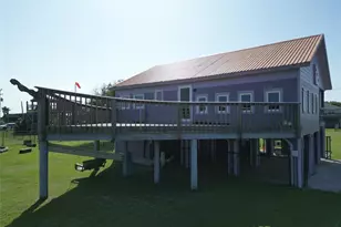 927 W Verdie Dr, Crystal Beach, TX 77650 - Photo 35