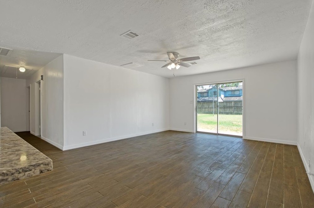 2710 Bluerock St, Houston TX  77039-3106 exterior