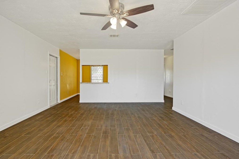 2710 Bluerock St, Houston TX  77039-3106 exterior