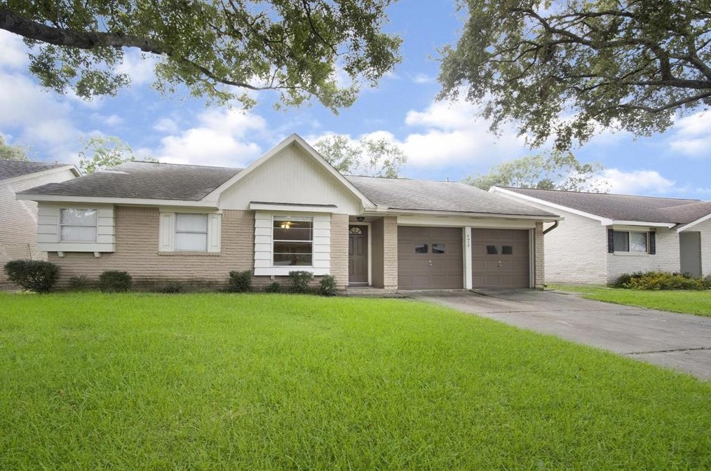 6019 Spellman Rd, Houston TX  77096-5842 exterior