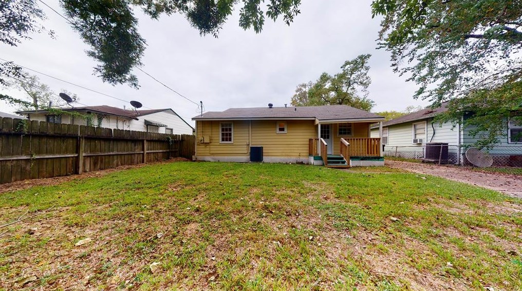 3441 Mount Pleasant St, Houston TX  77021-5505 exterior