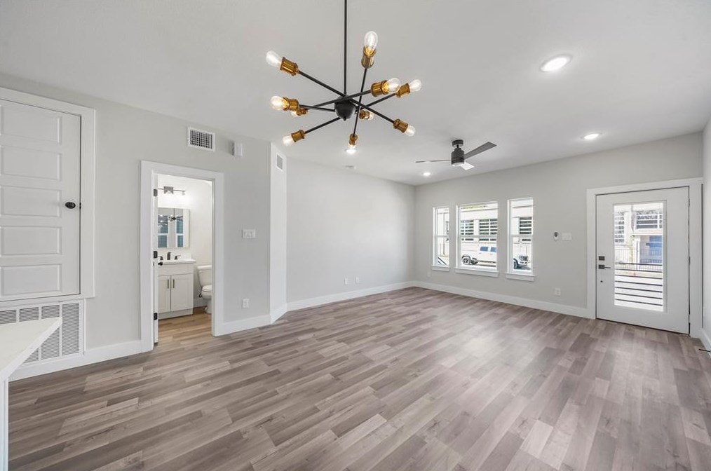 402 37 St, Houston TX  77018-6536 exterior