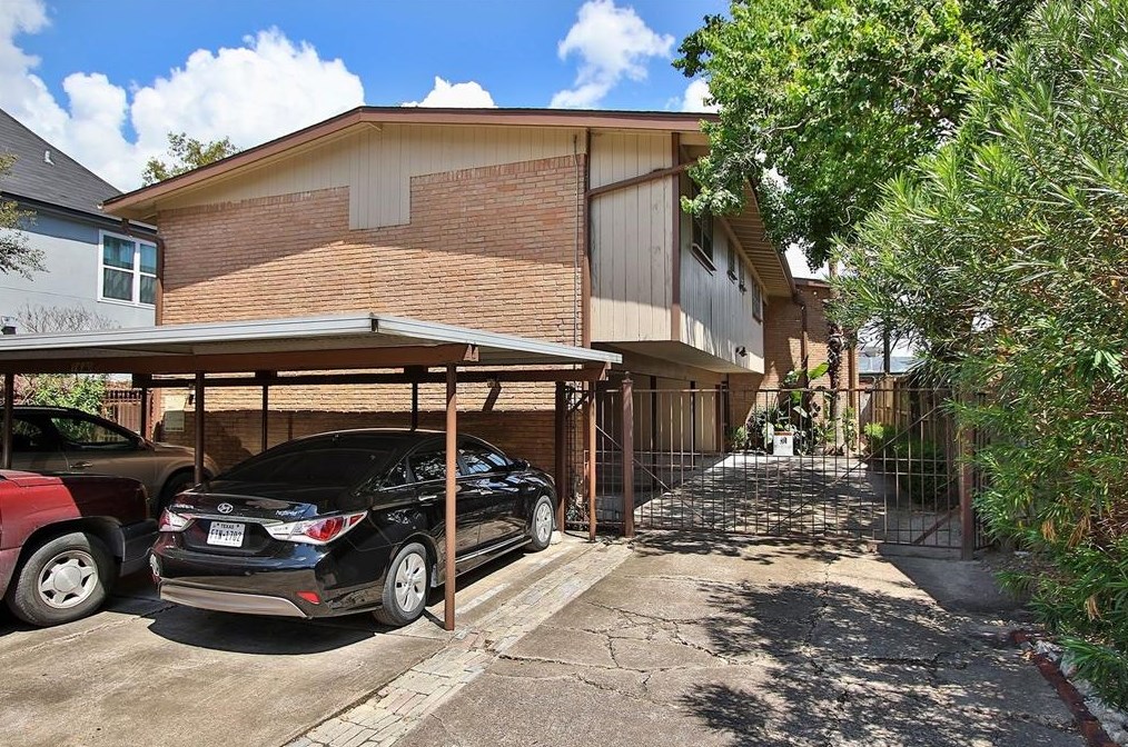 1620 Hawthorne St, Houston TX  77006-3785 exterior