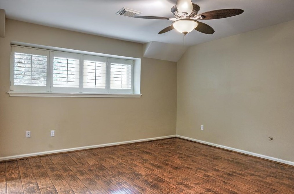 12607 Indian Wl Dr, Houston TX  77066-2307 exterior