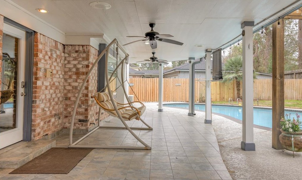 12607 Indian Wl Dr, Houston TX  77066-2307 exterior