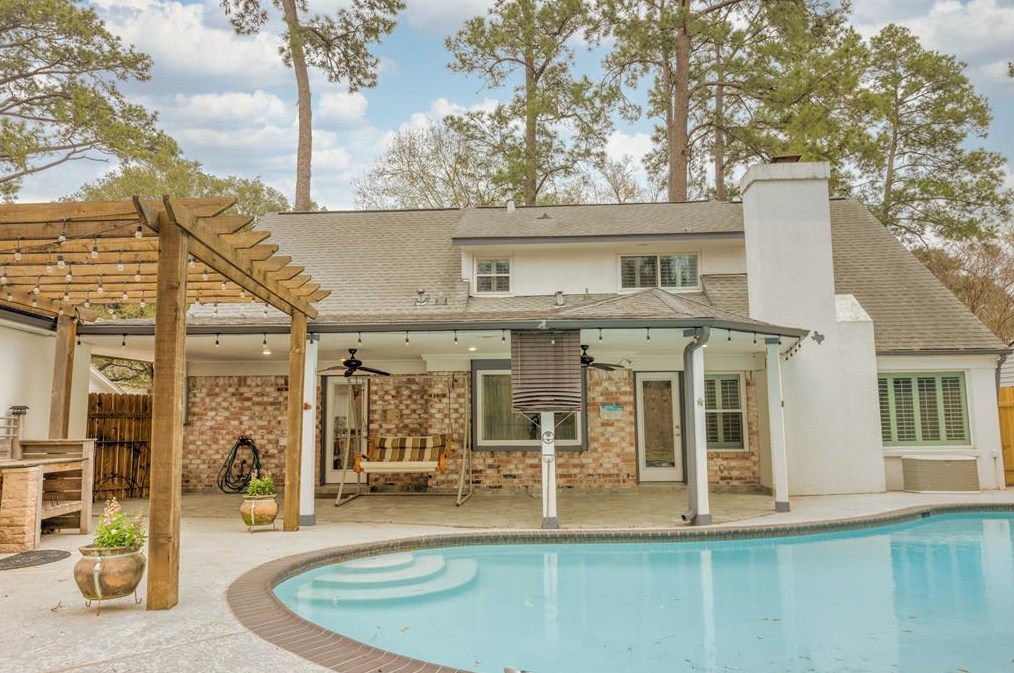 12607 Indian Wl Dr, Houston TX  77066-2307 exterior