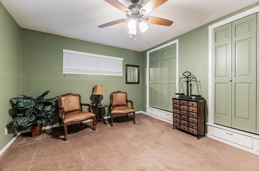 702 Timber Cv Dr, Taylor Lake Village TX 77586-4617 exterior