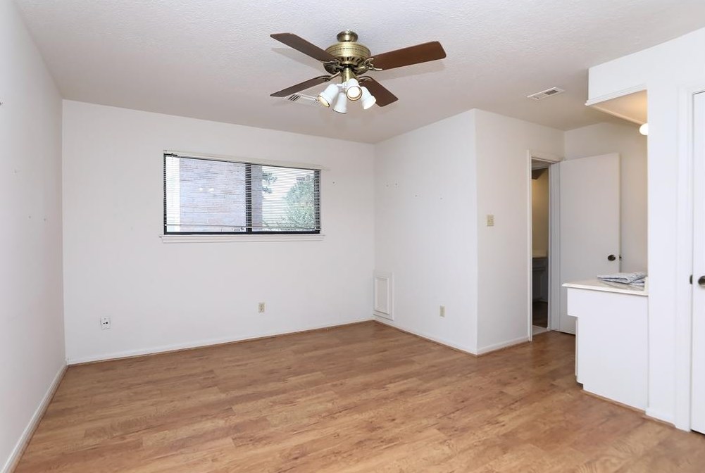 16218 Kempton Park Dr, Spring TX 77379-6798 exterior