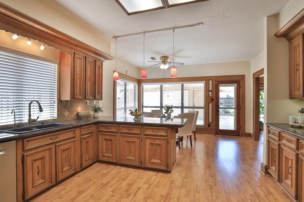 16218 Kempton Park Dr, Spring TX 77379-6798 exterior