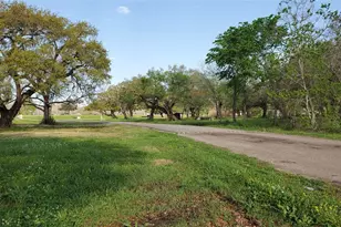 105 Country Oaks St, Brazoria, TX 77422 - Photo 1