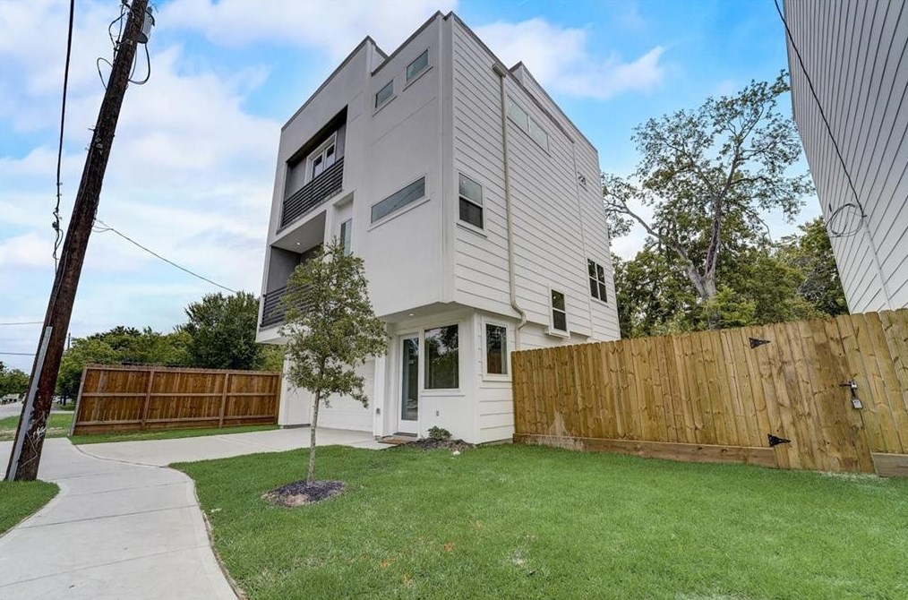 2917 Sauer St, Houston TX  77004-1841 exterior