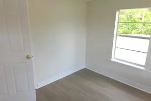 2204 Hwy 3, Dickinson, TX 77539 - Photo 9