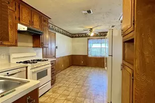 1510 W 11th St, Freeport, TX 77541 - Photo 19