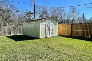 1510 W 11th St, Freeport, TX 77541 - Photo 31