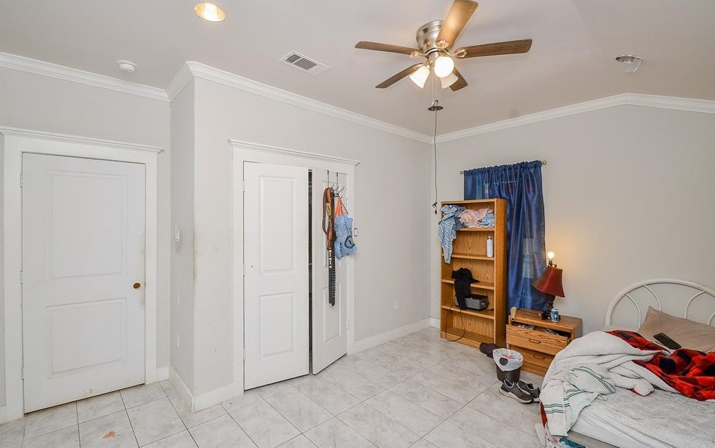 2351 Minnesota St, Houston TX  77034-1121 exterior
