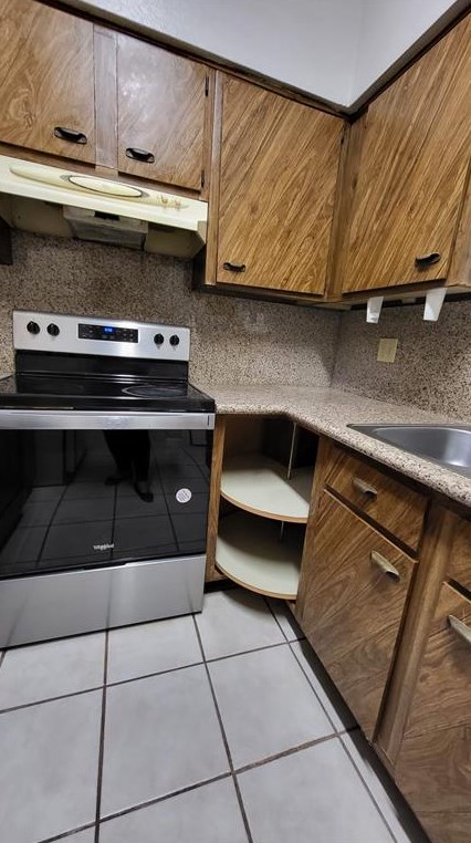 3130 Walnut Bend Ln, Houston TX  77042-4795 exterior