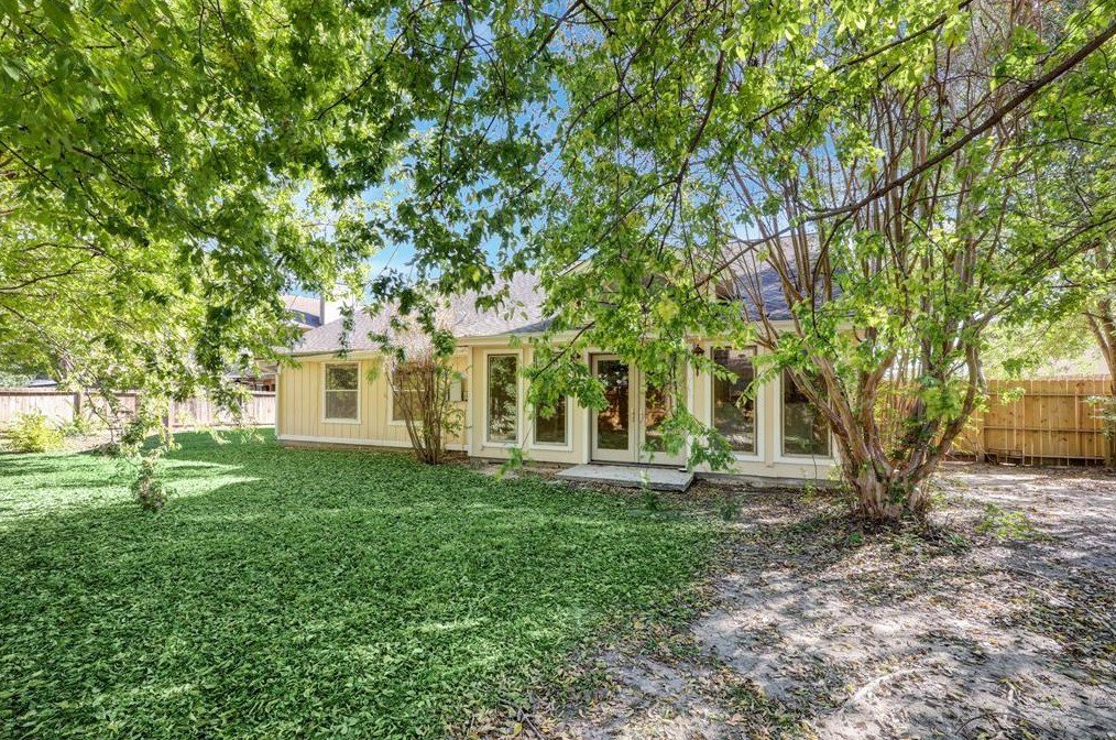 10626 Trading Post Dr, Houston TX  77064-7042 exterior