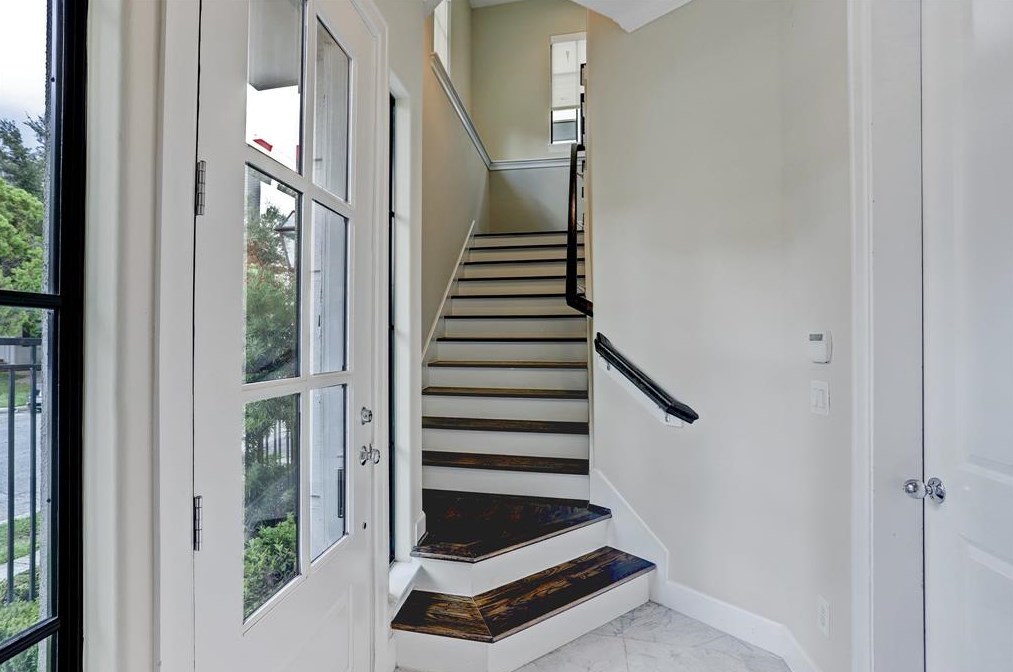 535 Bell St, Houston TX  77019-4474 exterior