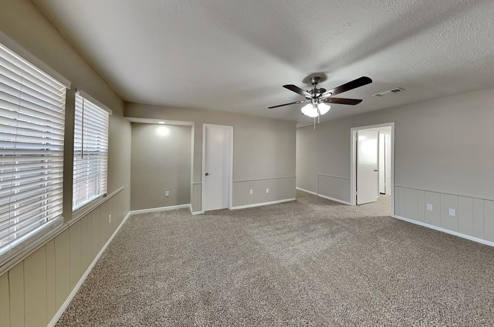 11811 Oakcroft Dr, Houston TX  77070-2340 exterior