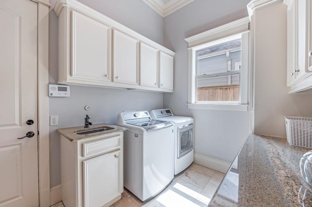 1419 Wakefield Dr, Houston TX  77018-5252 exterior