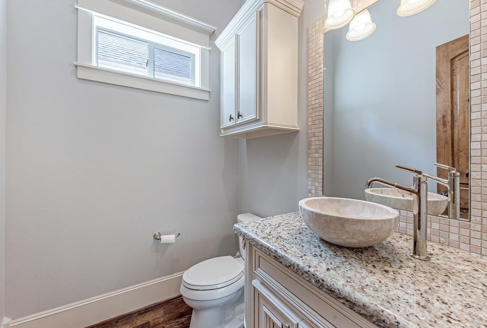 1419 Wakefield Dr, Houston TX  77018-5252 exterior