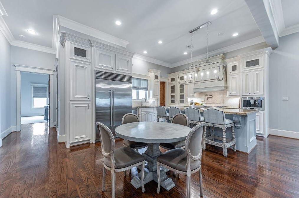 1419 Wakefield Dr, Houston TX  77018-5252 exterior