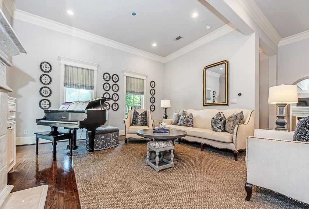 1419 Wakefield Dr, Houston TX  77018-5252 exterior